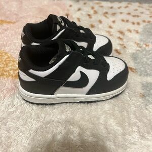 Toddler nike dunk black and white